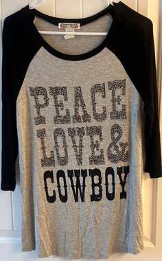 Rosemary Peace Love & Cowboy Rhinestone Graphic Raglan Baseball Tee Small